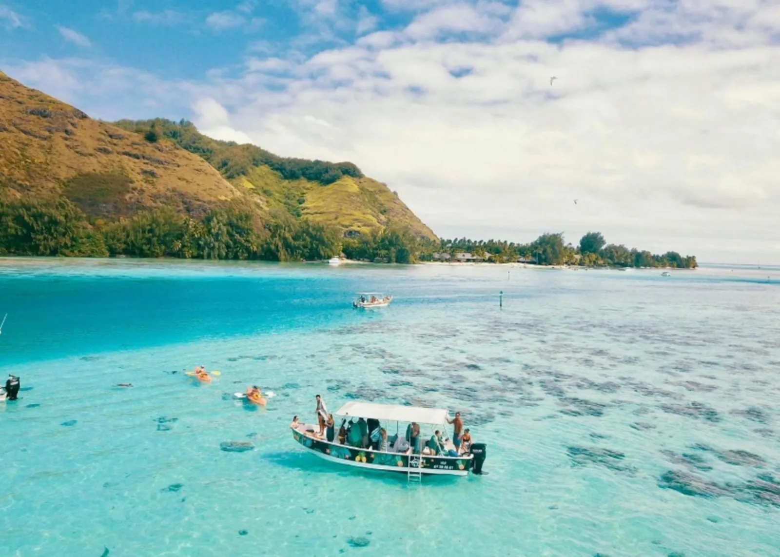 Moorea Lagoon and Reef Snorkeling Tour with Drinks